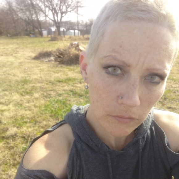 Meet your Posher, April Diane Ramirez - Picture 8 of 12